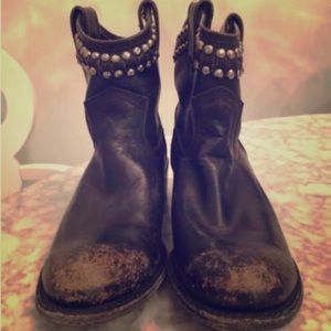 Frye Diana Stud ankle boots MOVE OUT SALE~